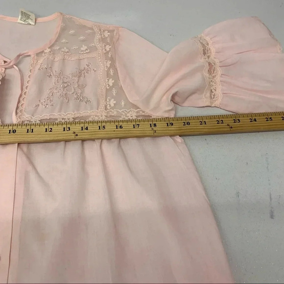 Intime  Nightgown Robe Small  Pastel Pink  Lace Embroidery Pockets Button Front - Picture 8 of 11